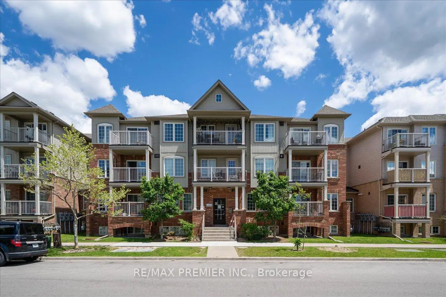 141 Isaac Devins Boulevard 8