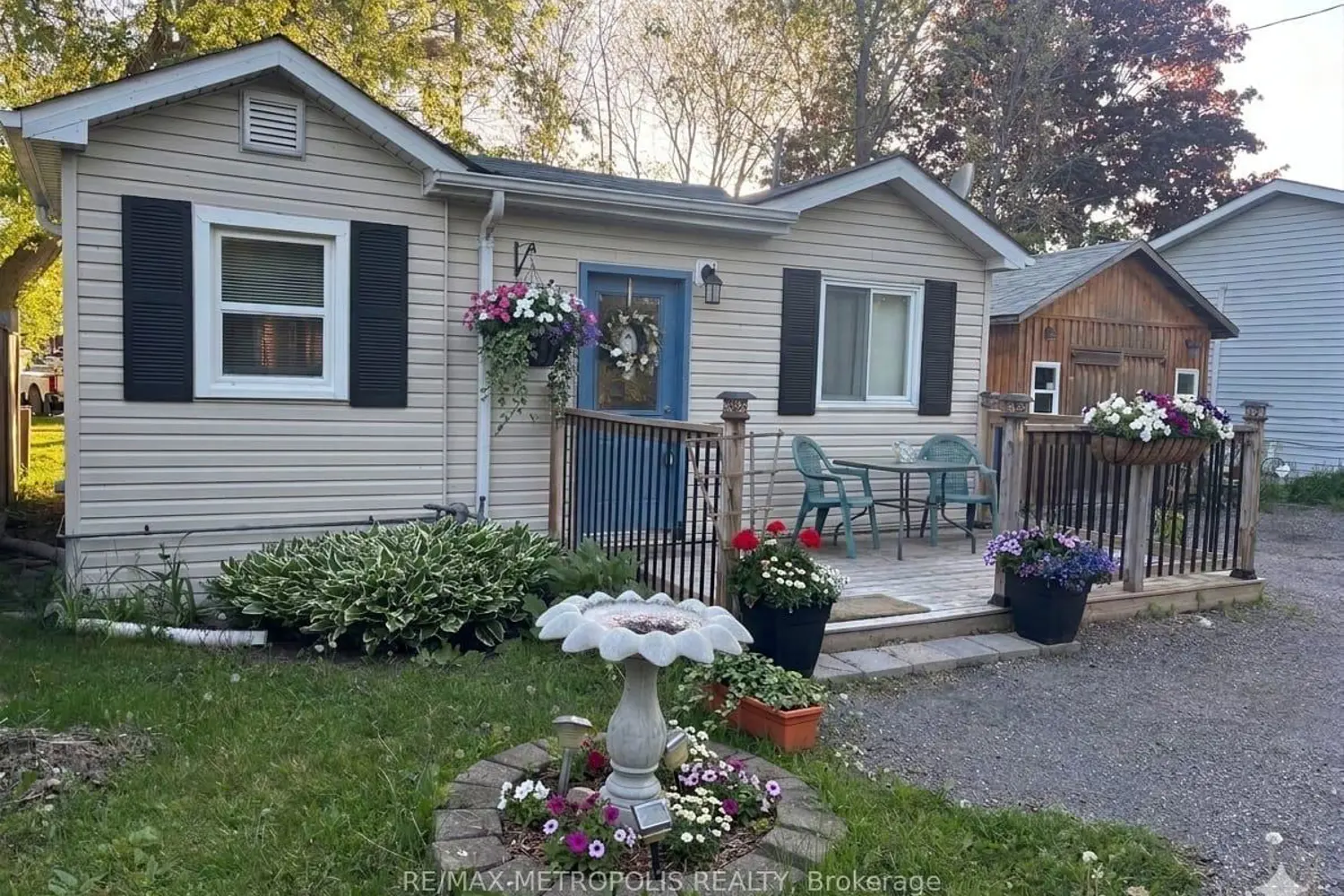 28 & 30 Thompson Drive