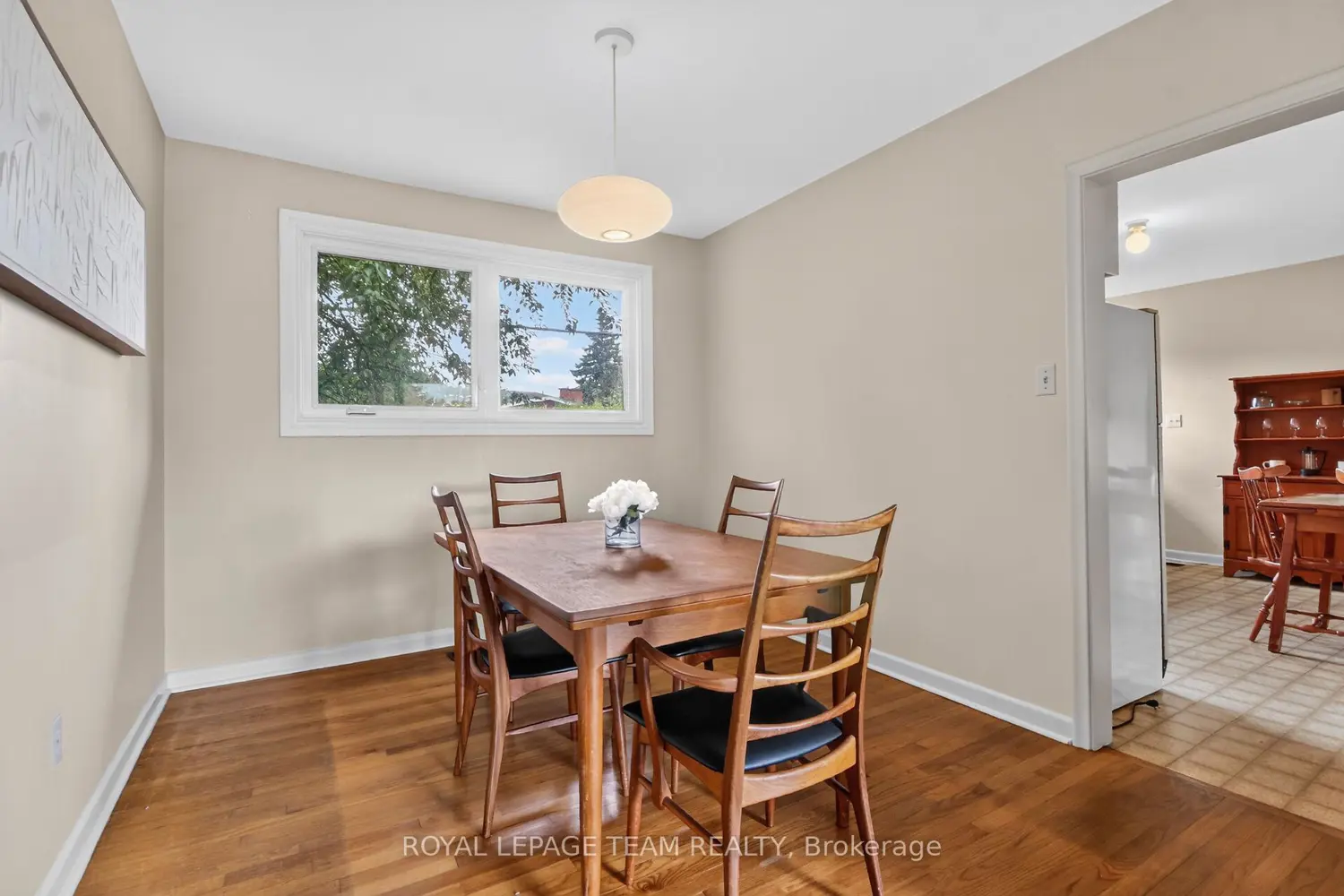 1768 Laxton Crescent photo 5