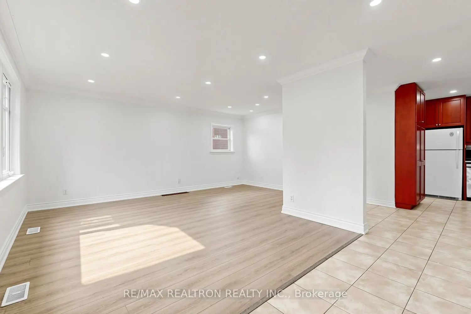 91 Vauxhall Drive photo 5