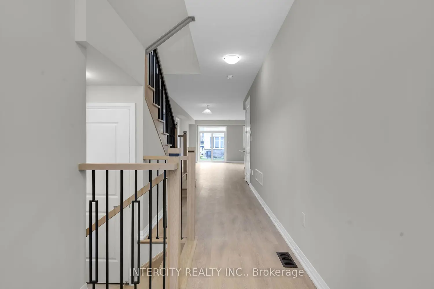 72 Brown Street photo 4