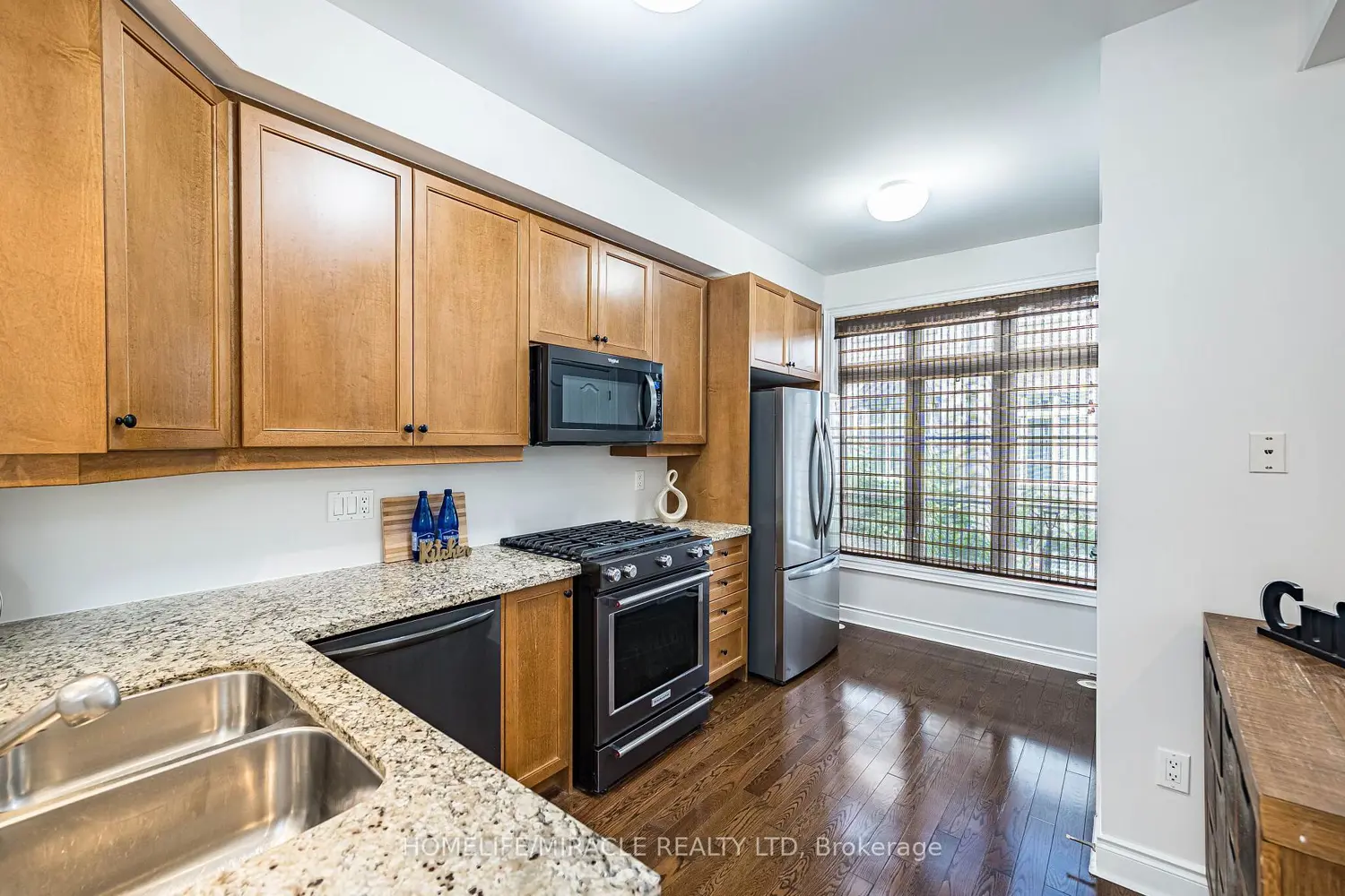265 Van Dusen Boulevard 1 photo 4