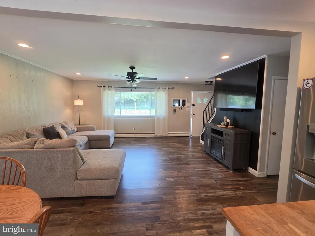 416 Earls Road, Middle River, MD 21220 photo 3