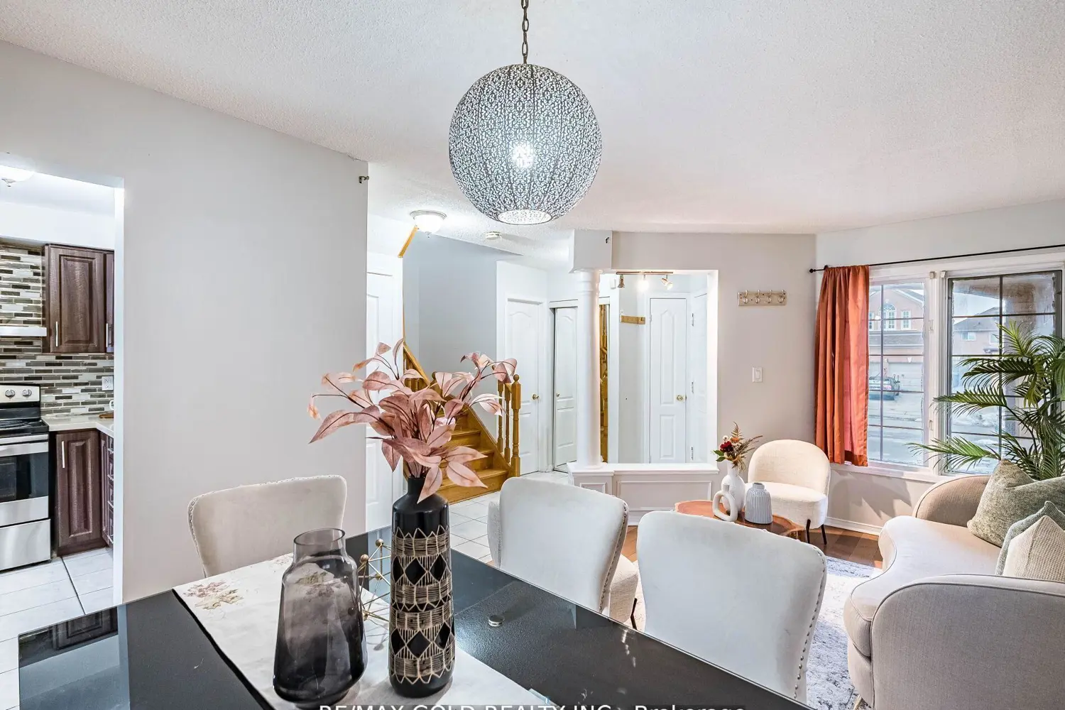 33 Fiddleneck Crescent photo 4