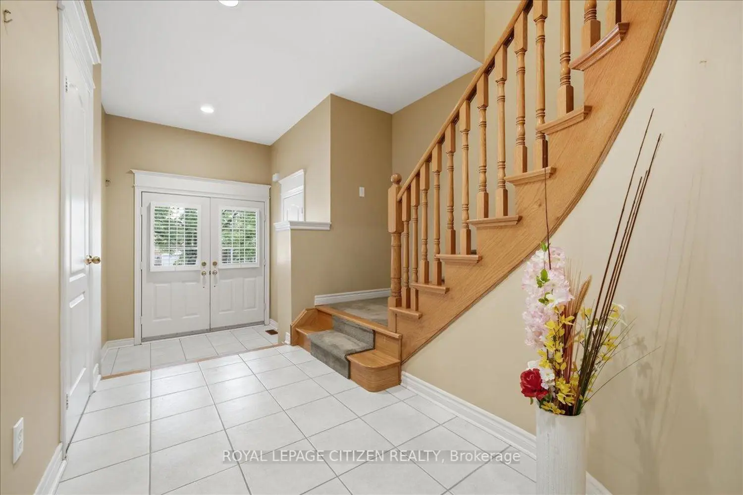 255 Shaftsbury Avenue 36
