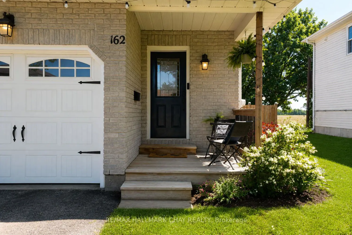 162 Ritchie Crescent photo 2