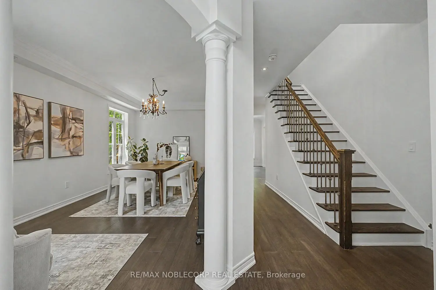 68 Meadowglen Boulevard