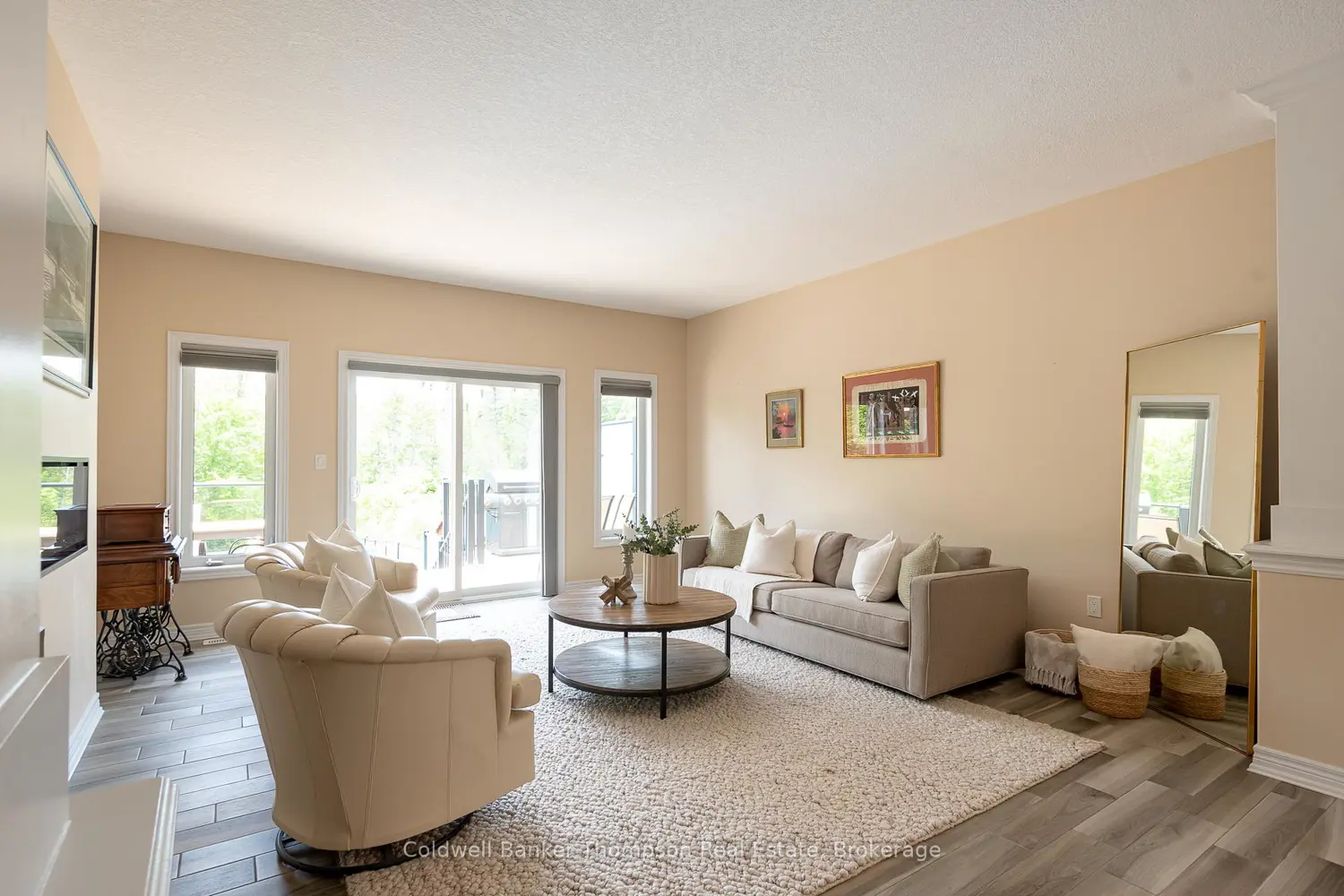 63 Selkirk Drive photo 4