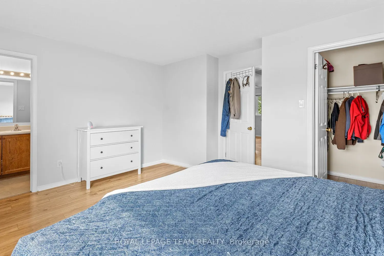 92 Wolff Crescent photo 3