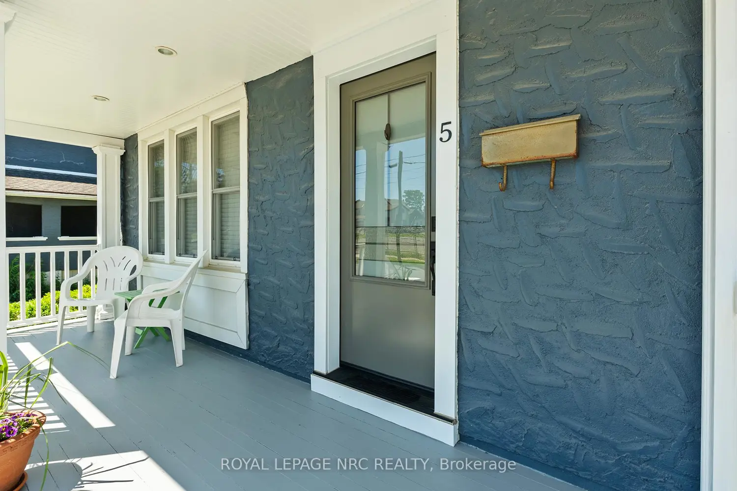 5 Greenlaw Place photo 2