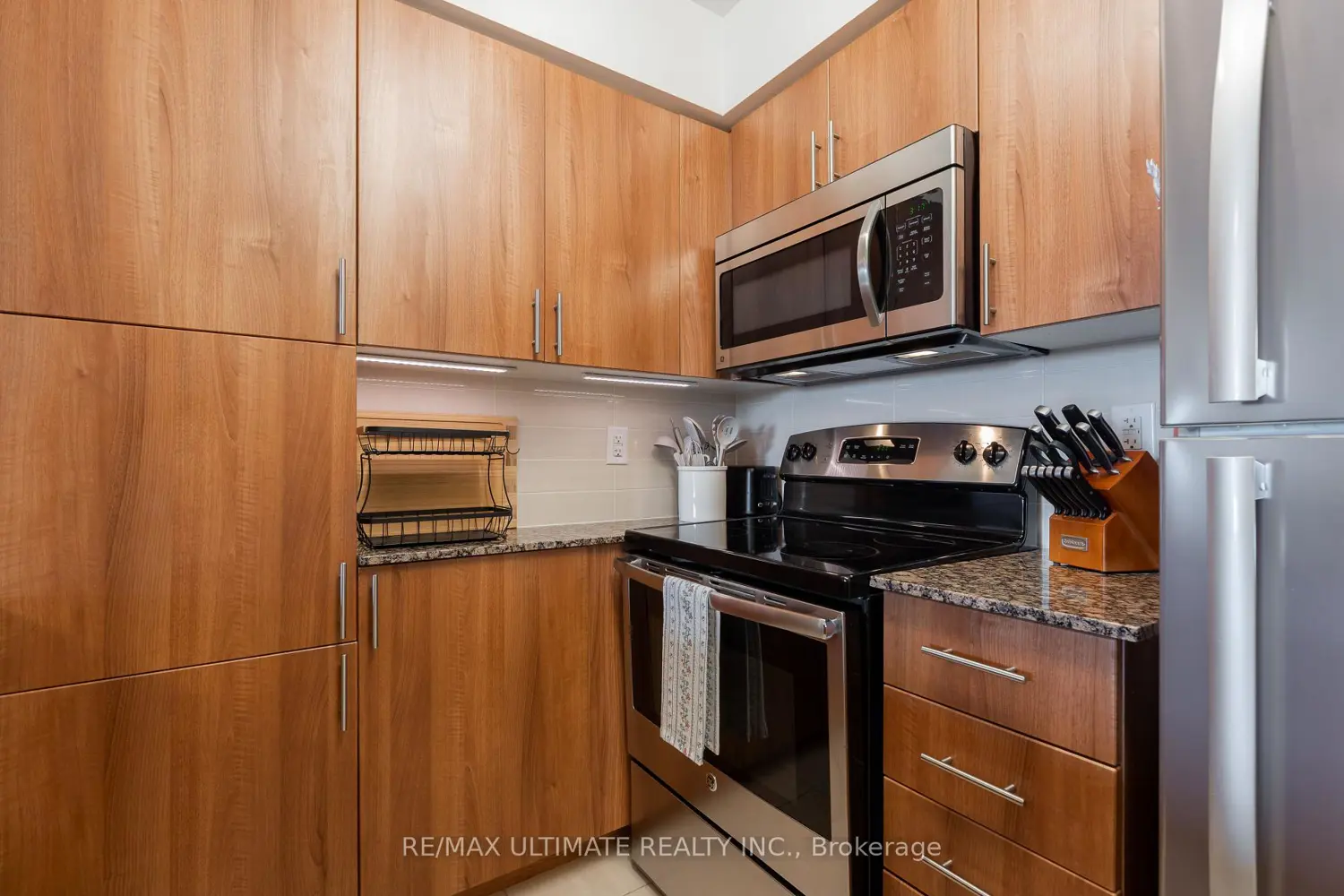 830 Lawrence Avenue 308 photo 4