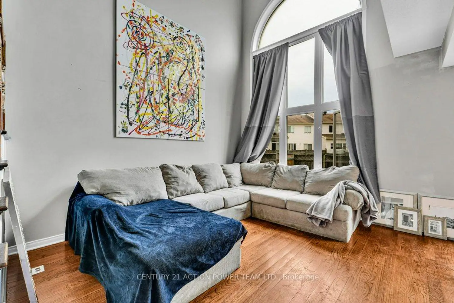377 Brigitta Street photo 2