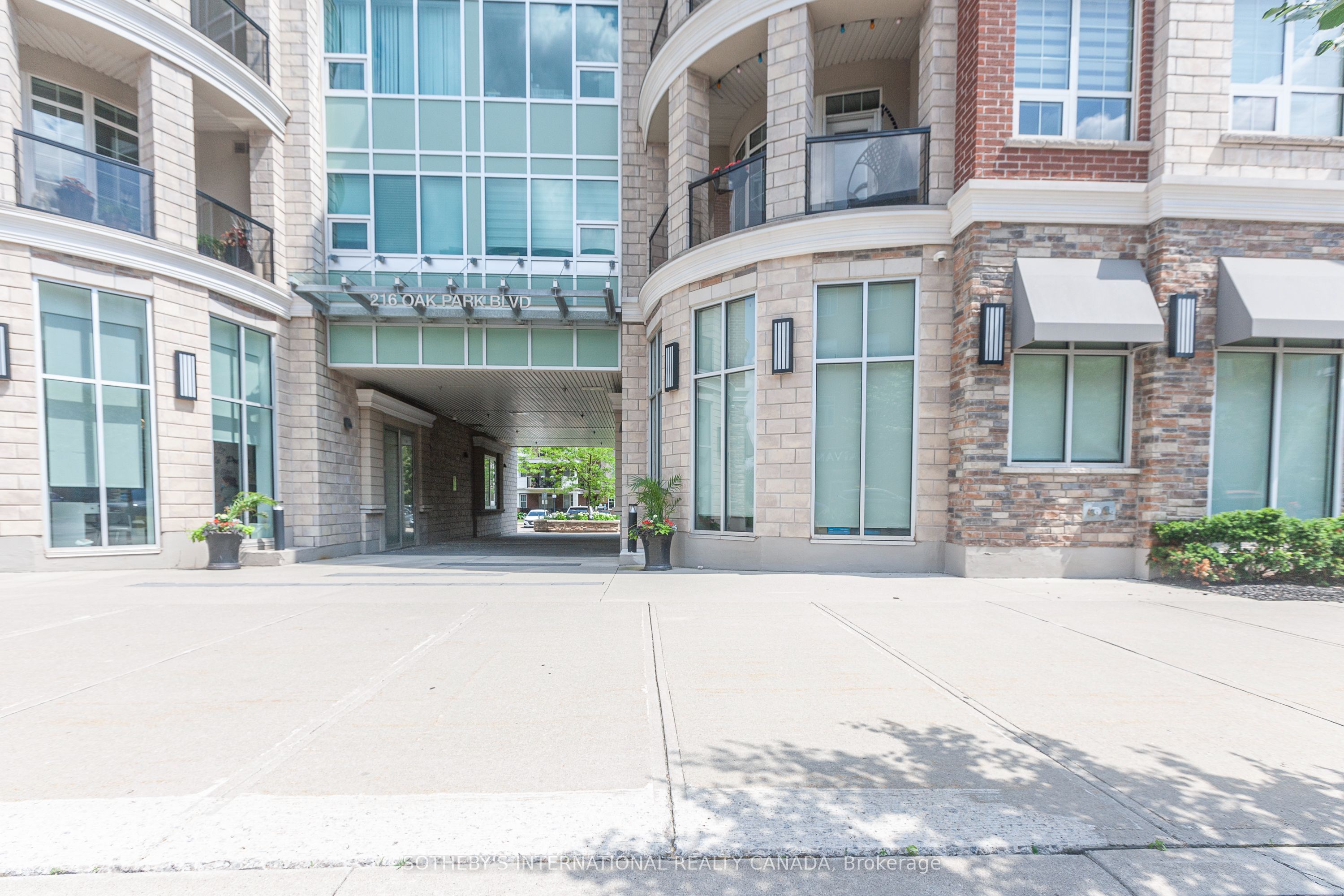 315-216 Oak Park Boulevard, Oakville, ON, L6H 0K3