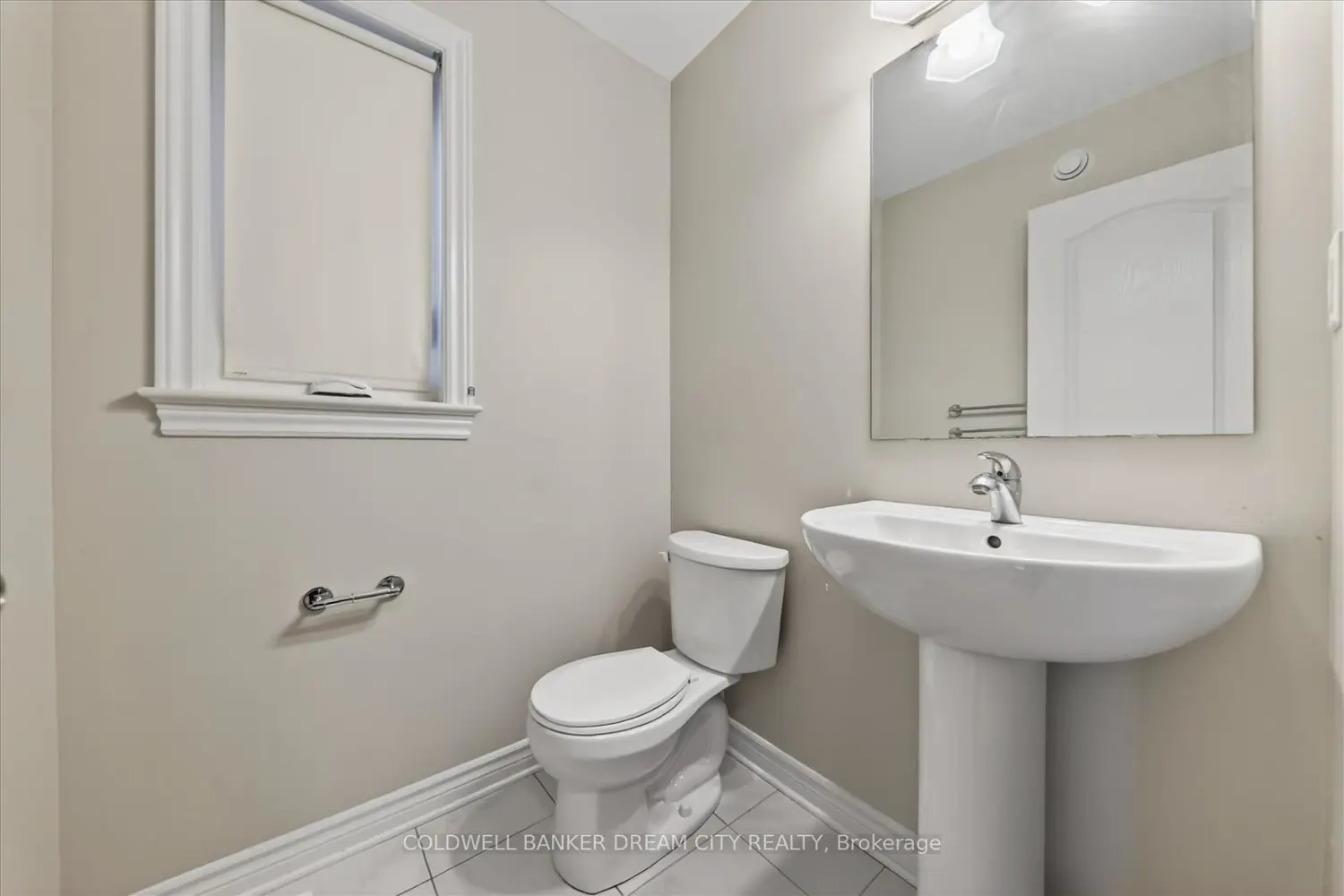 1386 Monarch Drive photo 2