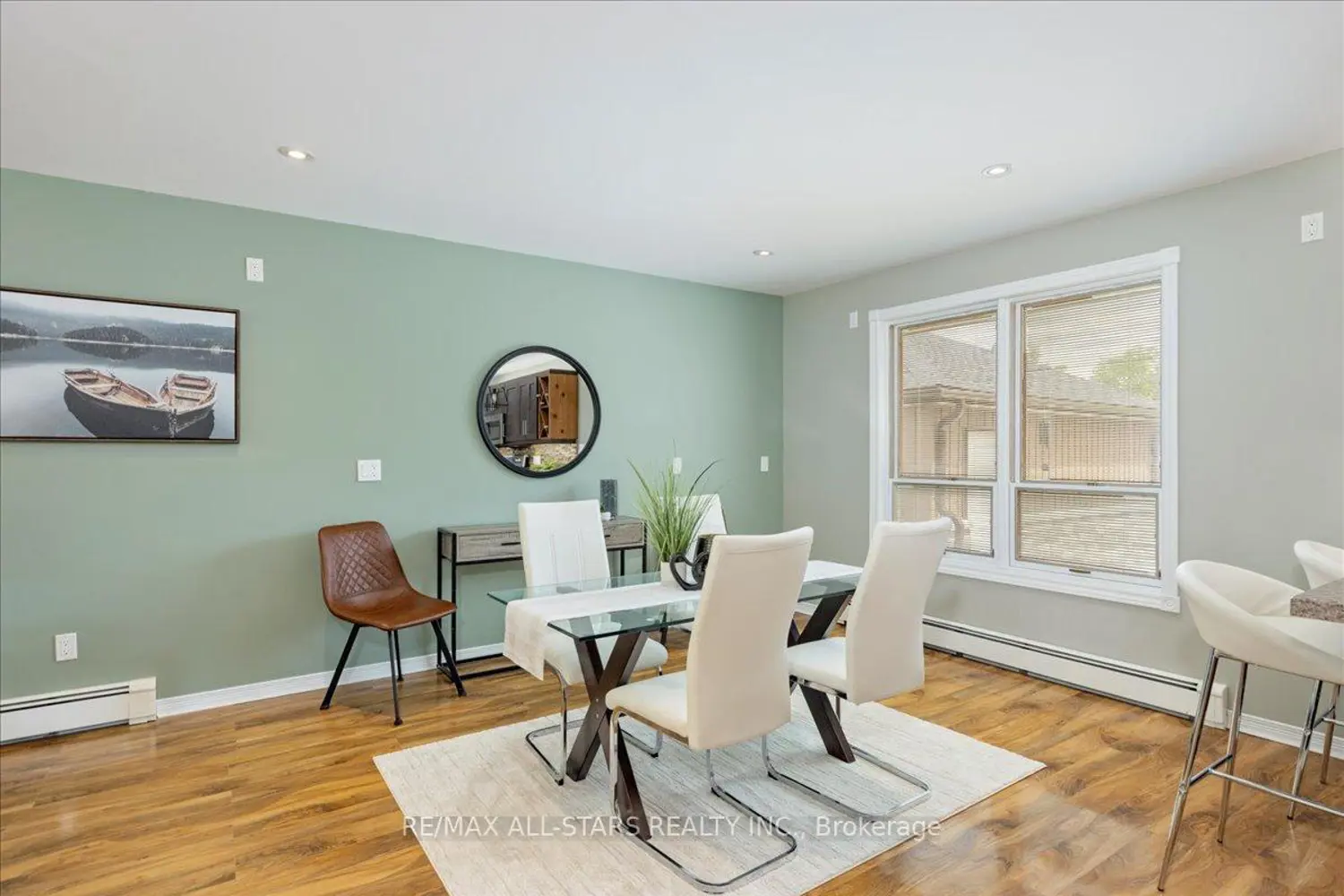562 Catering Road photo 2