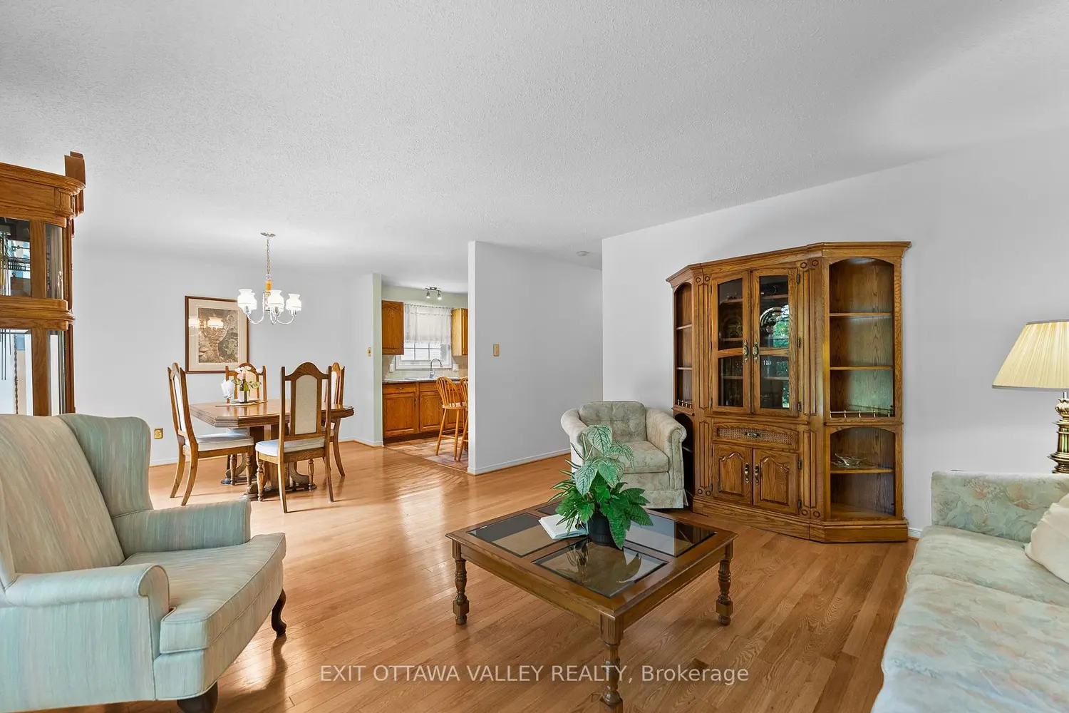 599 Hillside Avenue photo 5