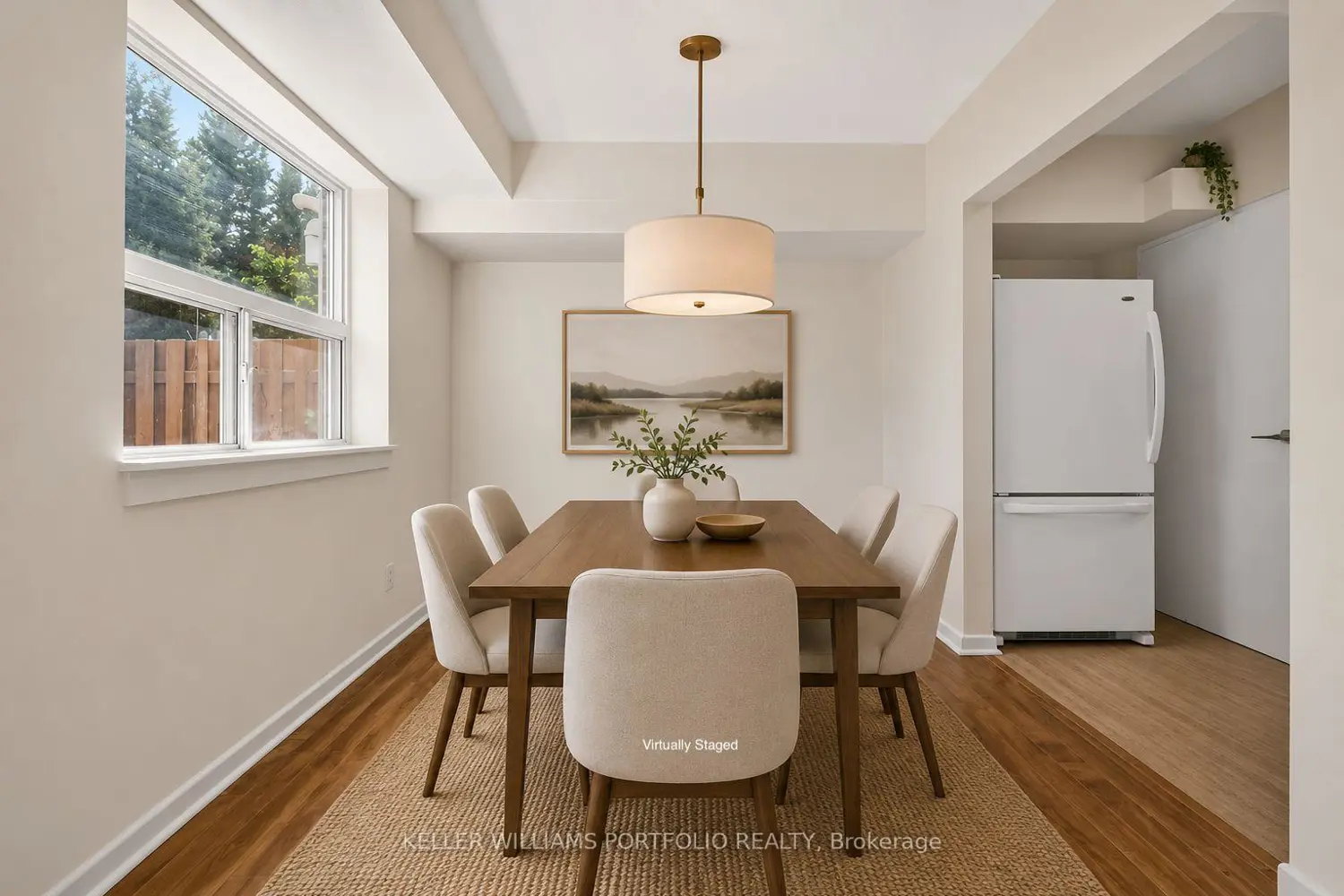 483 Claridge Road 11 photo 4
