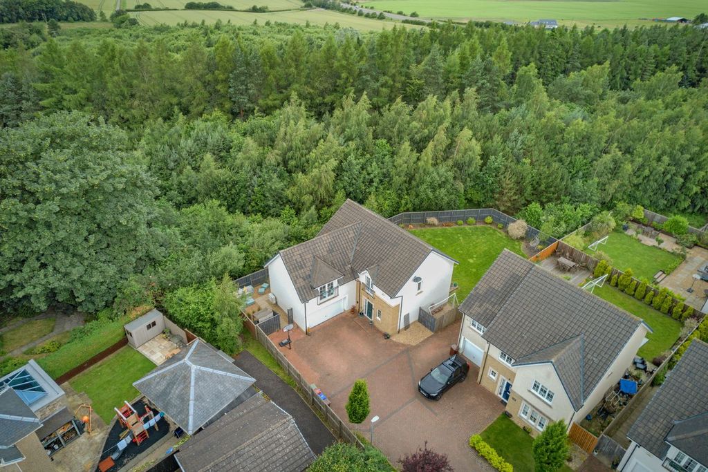 5 bed detached house for saleCastleton Crescent, Falkirk FK2 photo 2