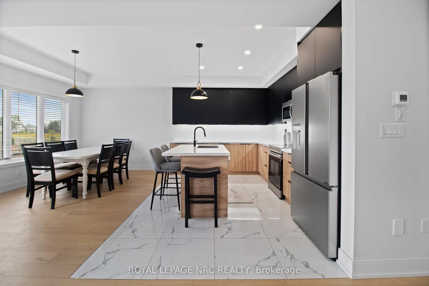 7392 Splendour Drive photo 4