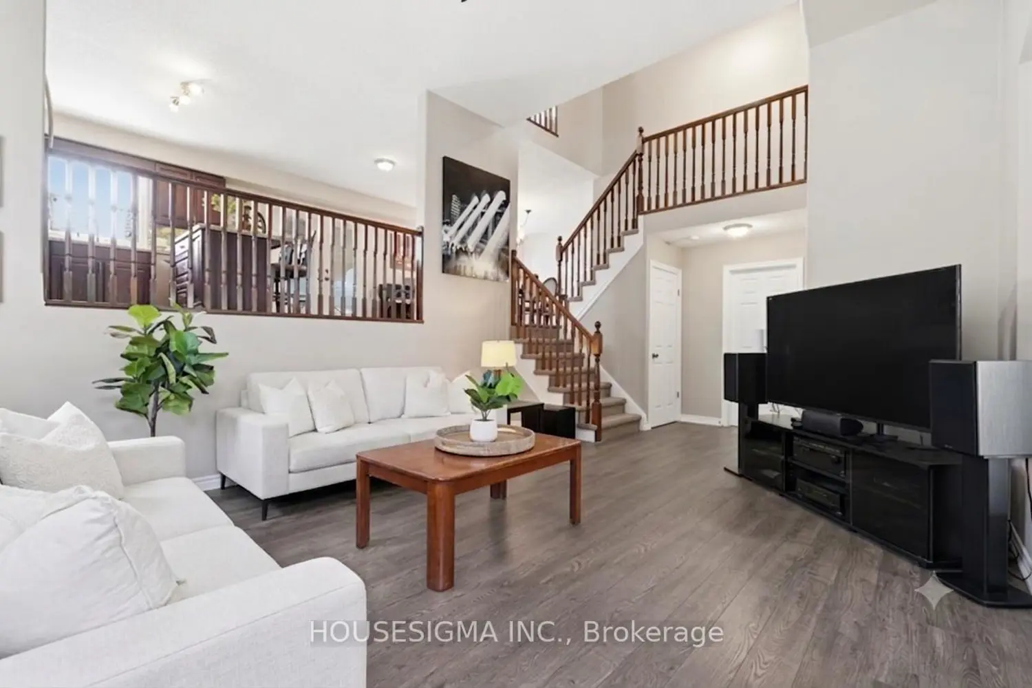 28 Roth Avenue photo 3