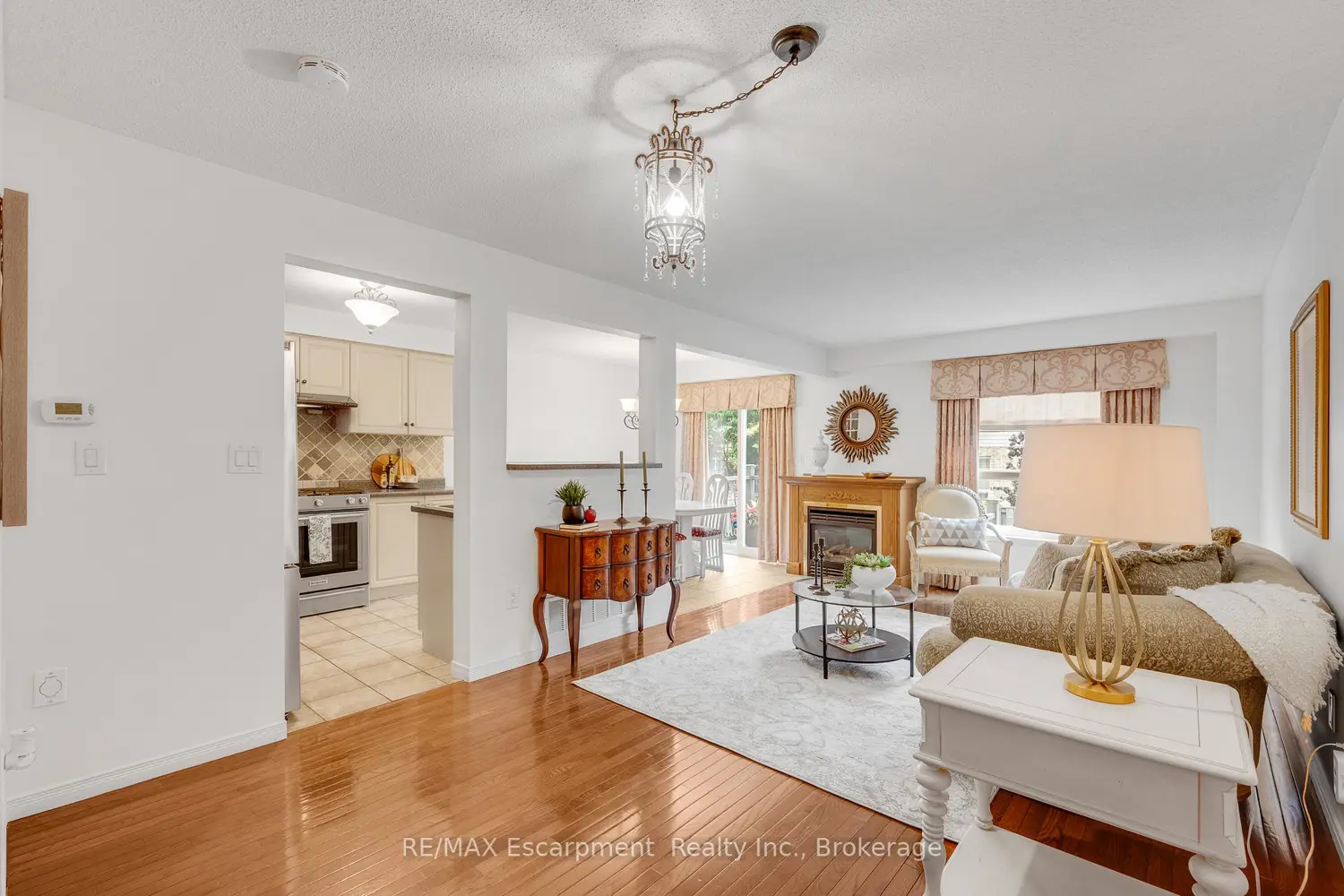 117 Frances Avenue photo 4