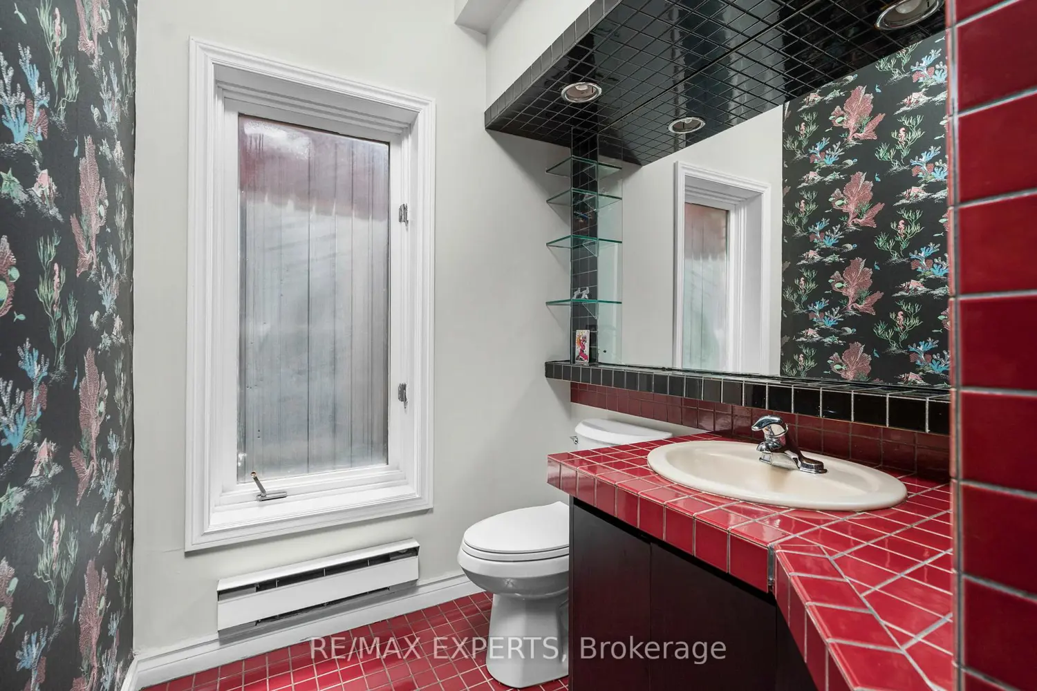 382 Bathurst Street photo 5