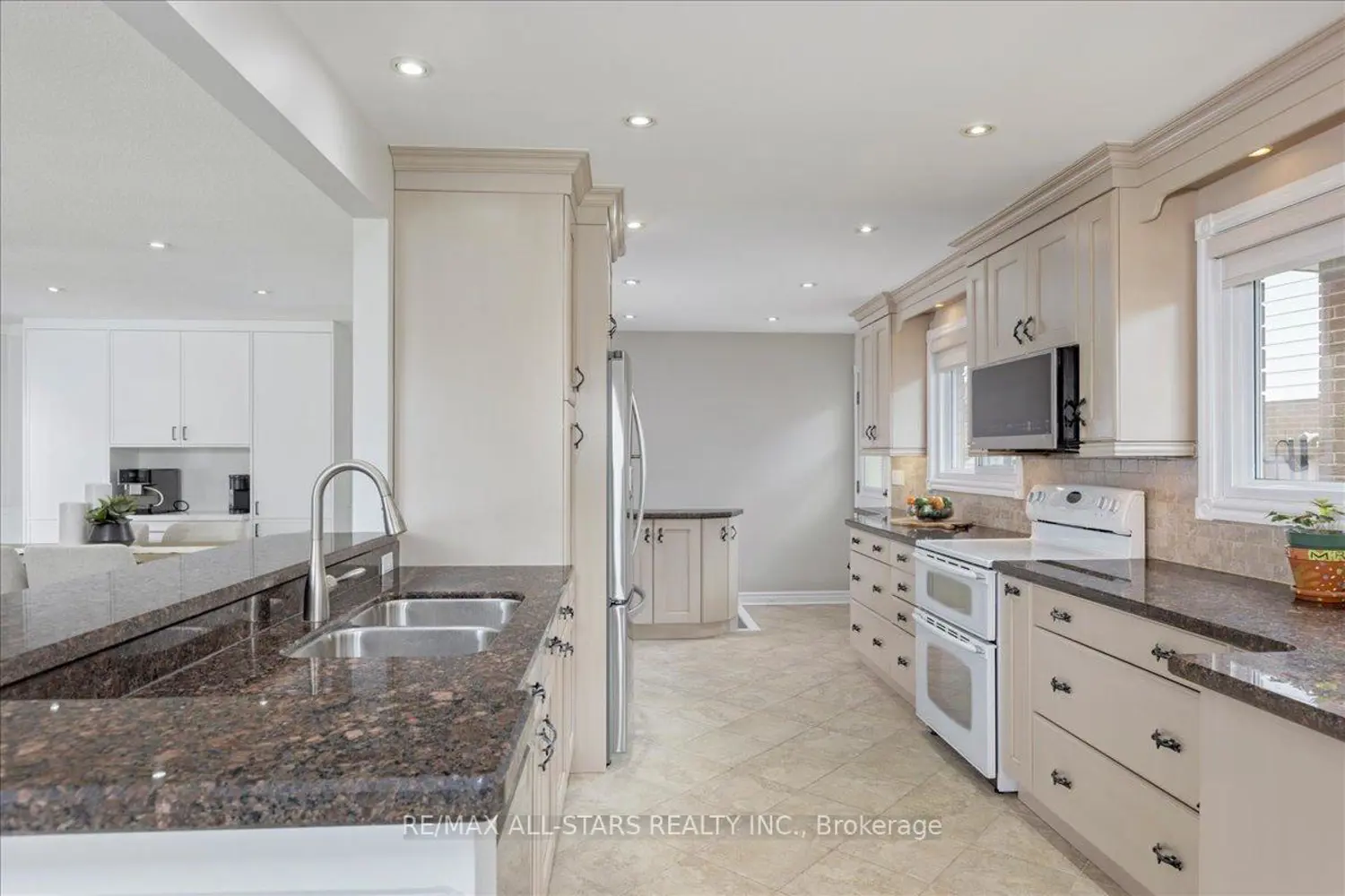 285 Orsi Avenue photo 3