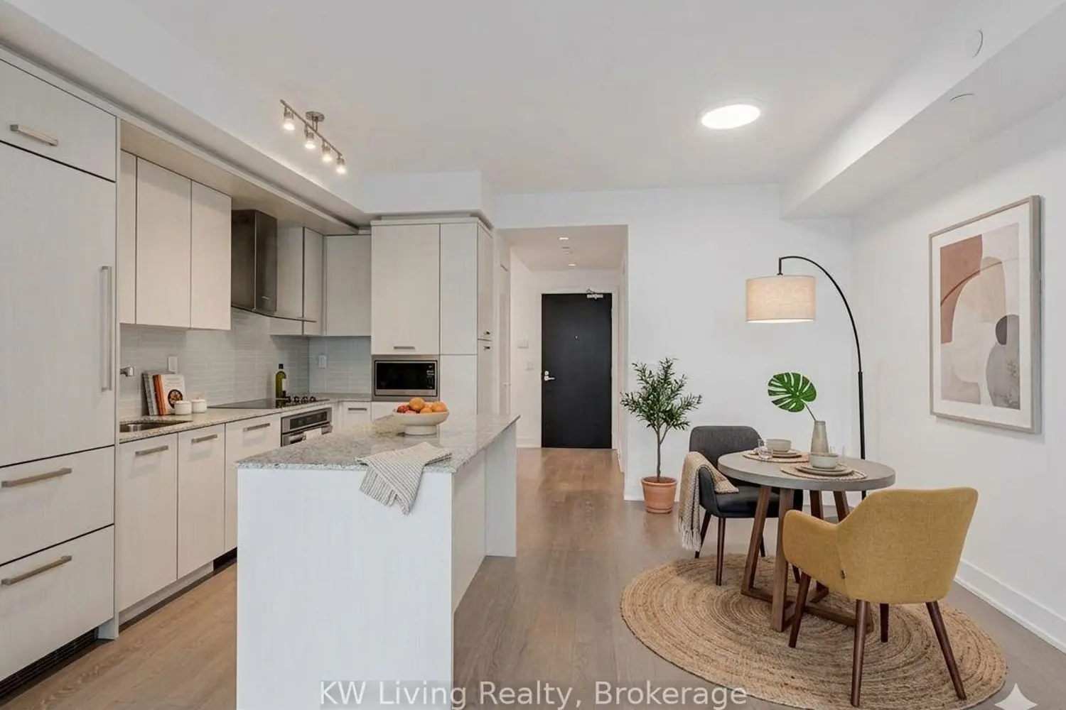 3018 Yonge Street 409 photo 3