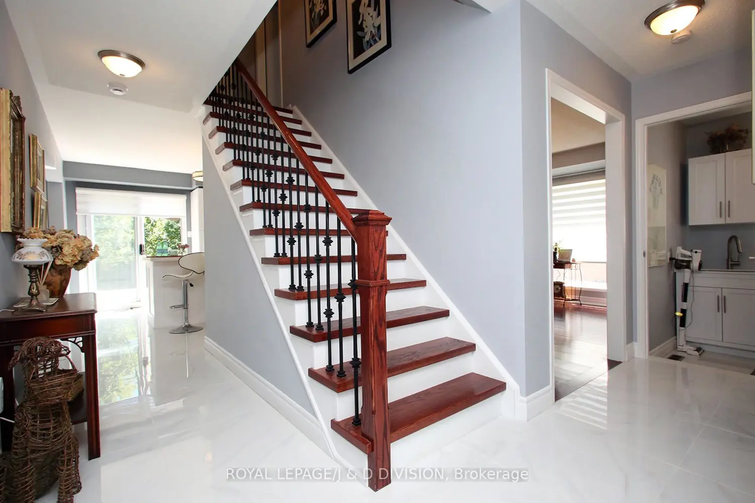 22 Lahaye Drive photo 3