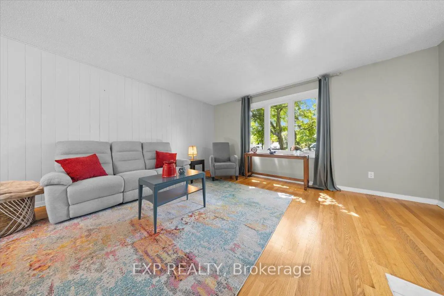 2697 Ulster Crescent photo 4
