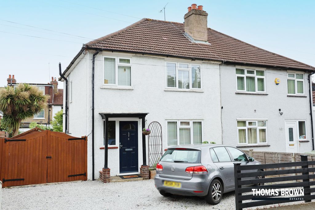 3 bed semi-detached house for saleGoodmead Road, Orpington BR6