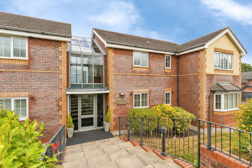 2 bed flat for saleLlys Y Graig, Bryn-Y-Baal, Mold, Flintshire CH7