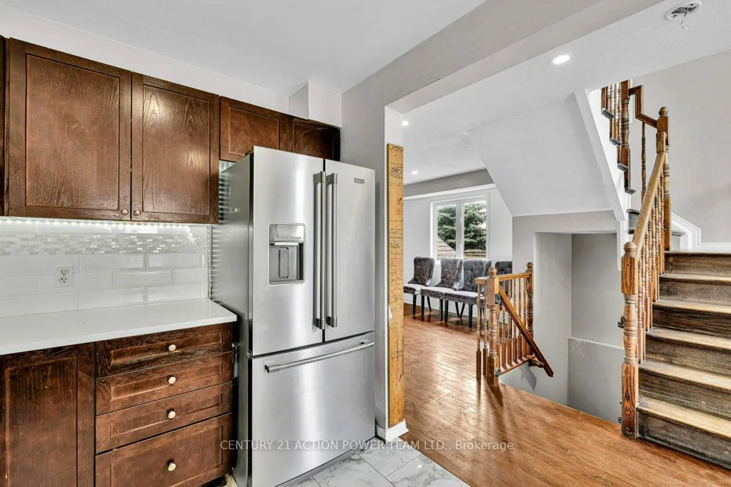 377 Brigitta Street photo 5