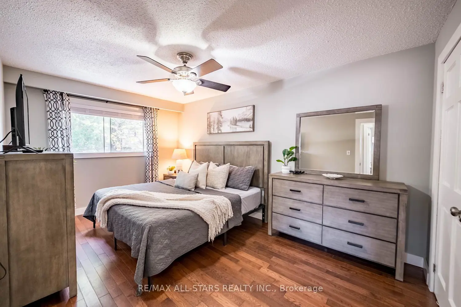 77 Dorman Drive photo 5