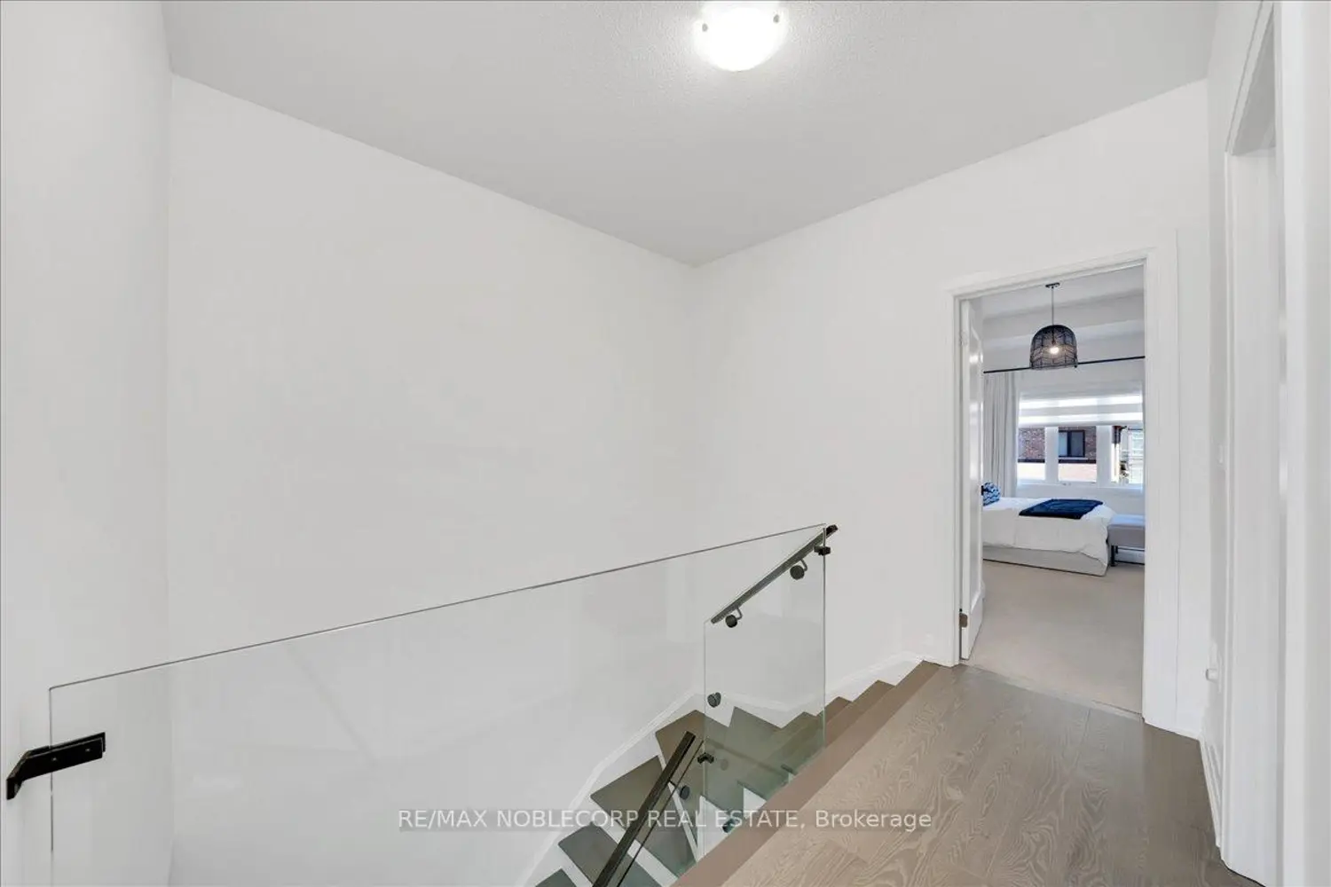18 Ghent Drive photo 2