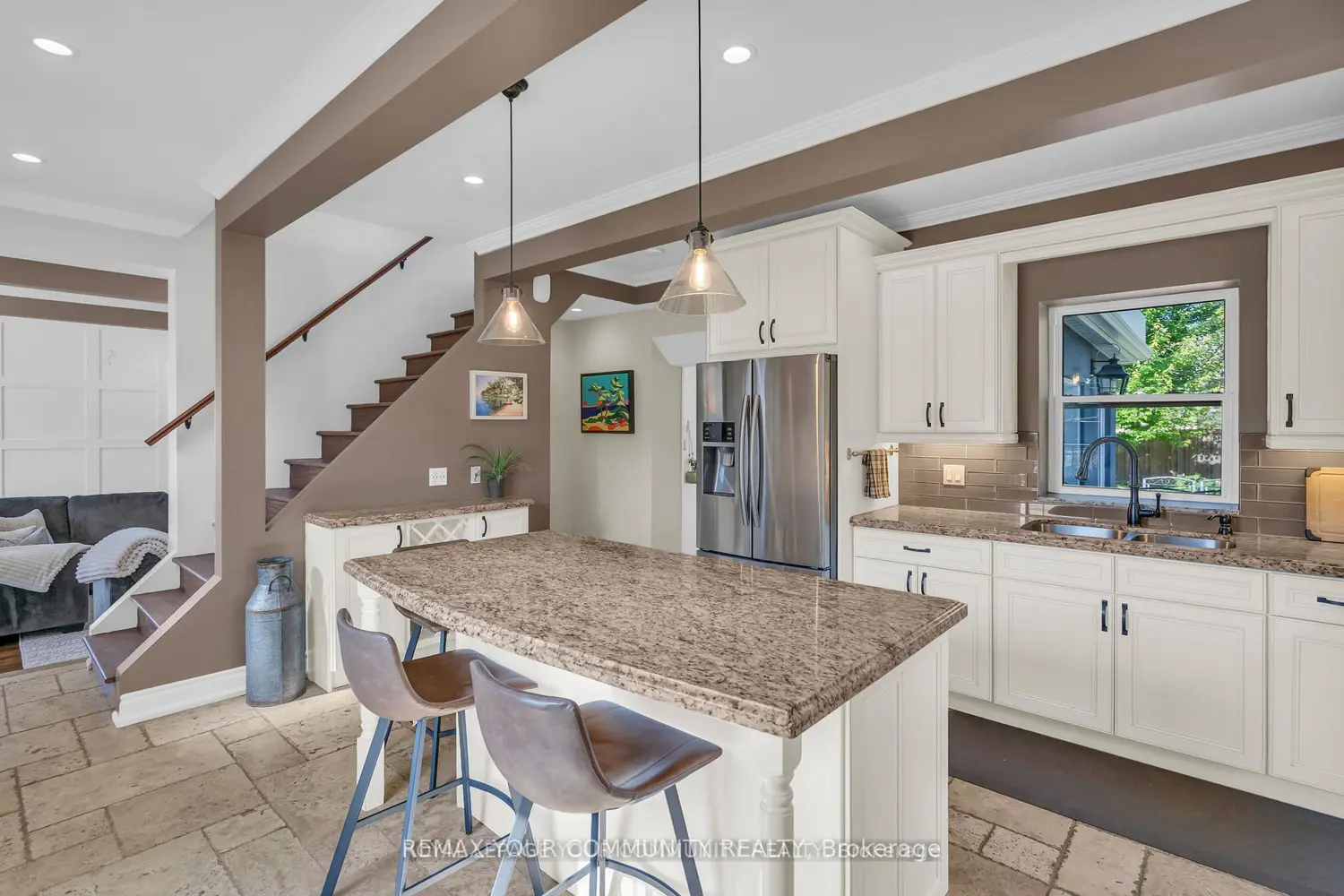 21039 Dalton Road photo 4