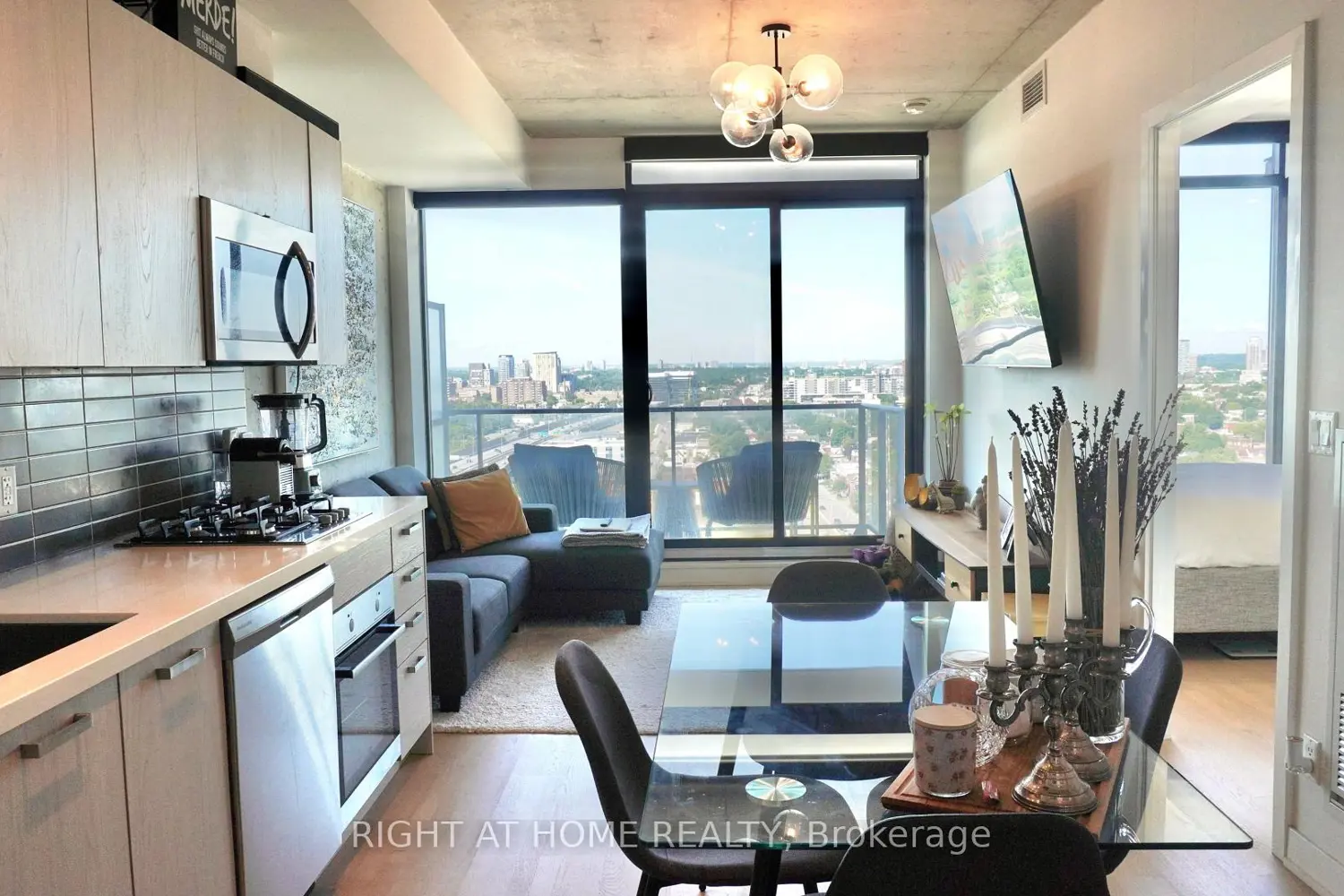 203 Catherine Street 1804 photo 2