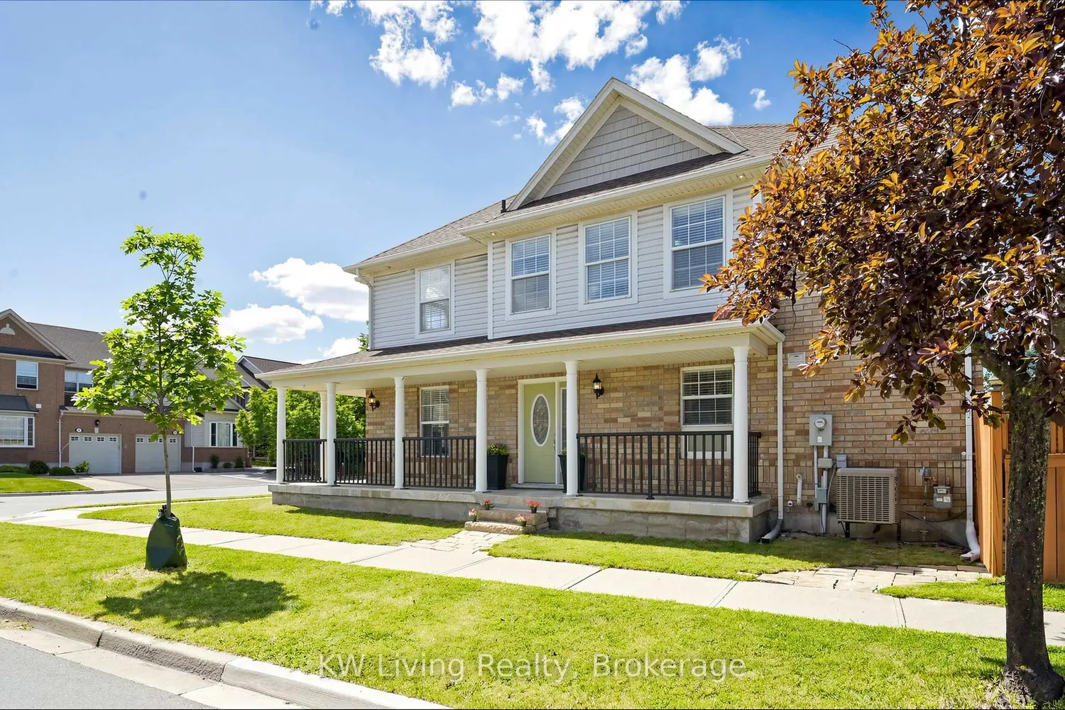 512 Farlow Crescent photo 3