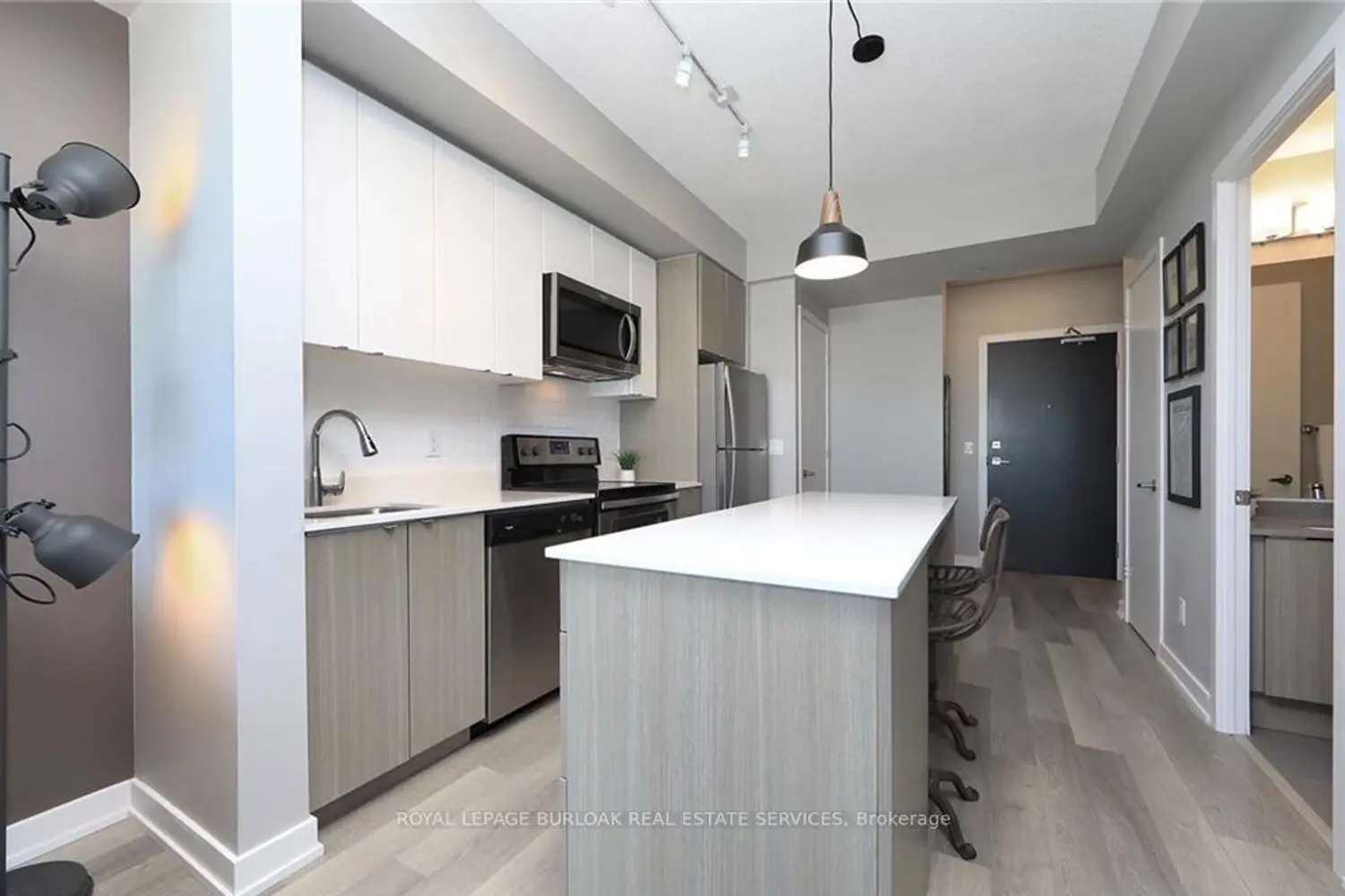 5240 Dundas Street B504 photo 5