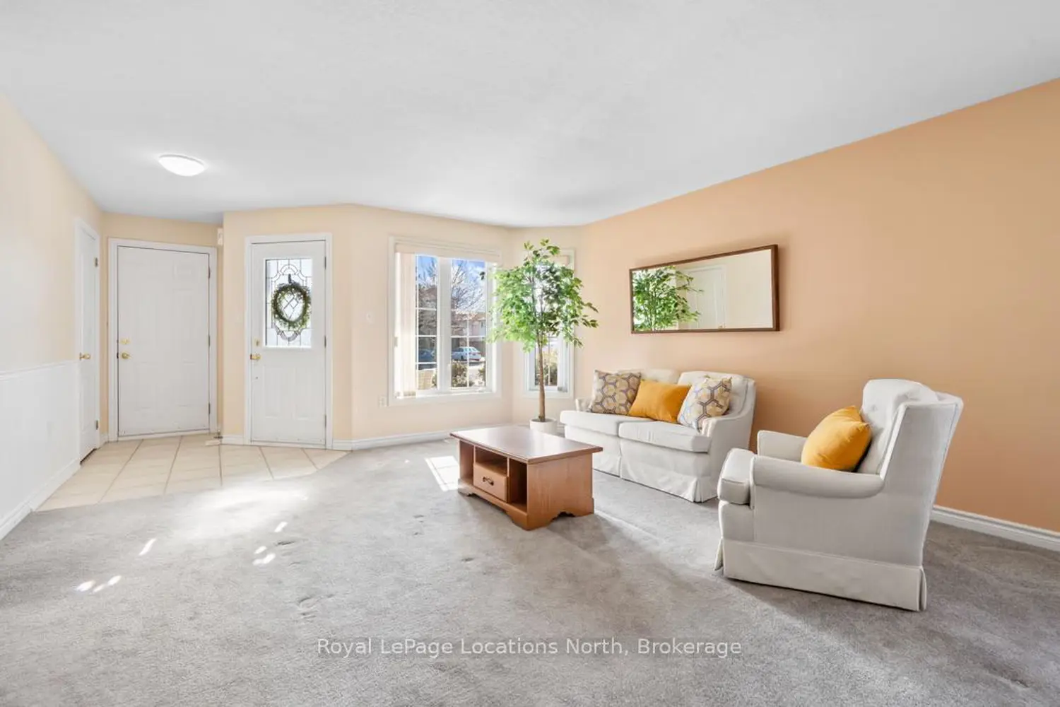 83 White Elm Road photo 2