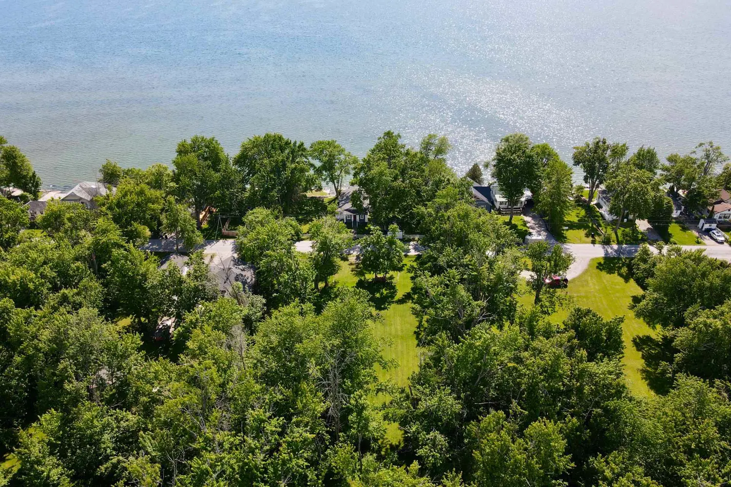 2636+ Lakeshore Drive photo 4