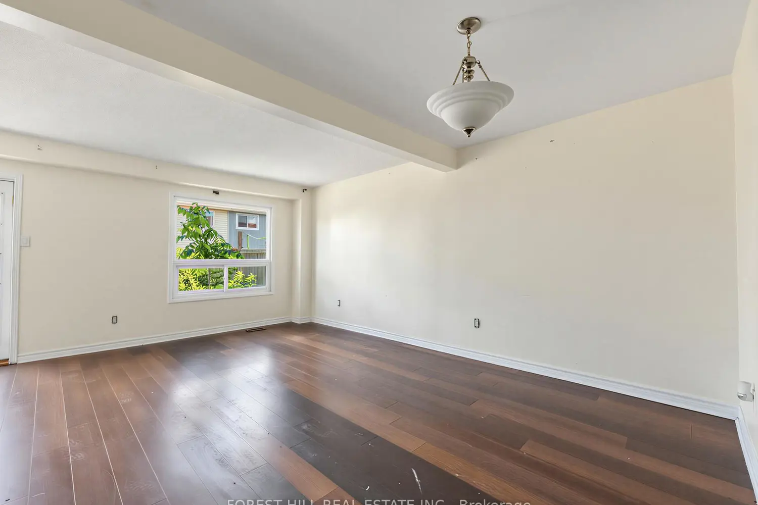 61 Royal Salisbury Way photo 3