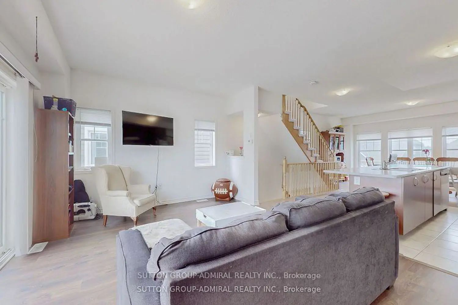 146 Village Gate Drive photo 2
