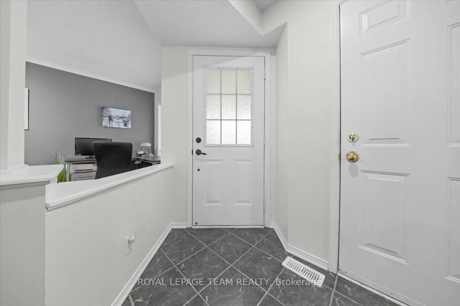 115 Fairlop Way photo 2