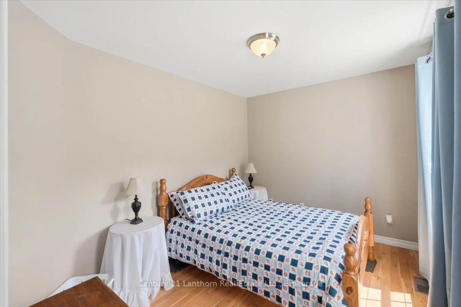 170 Centre Road photo 4