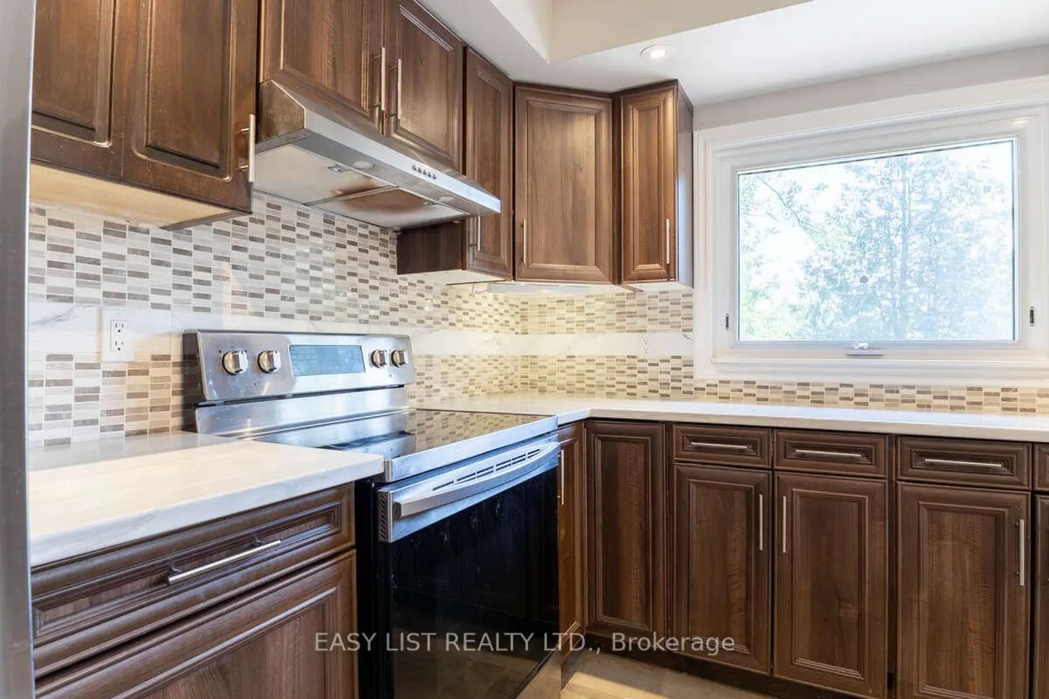 2651 Marsdale Drive photo 5