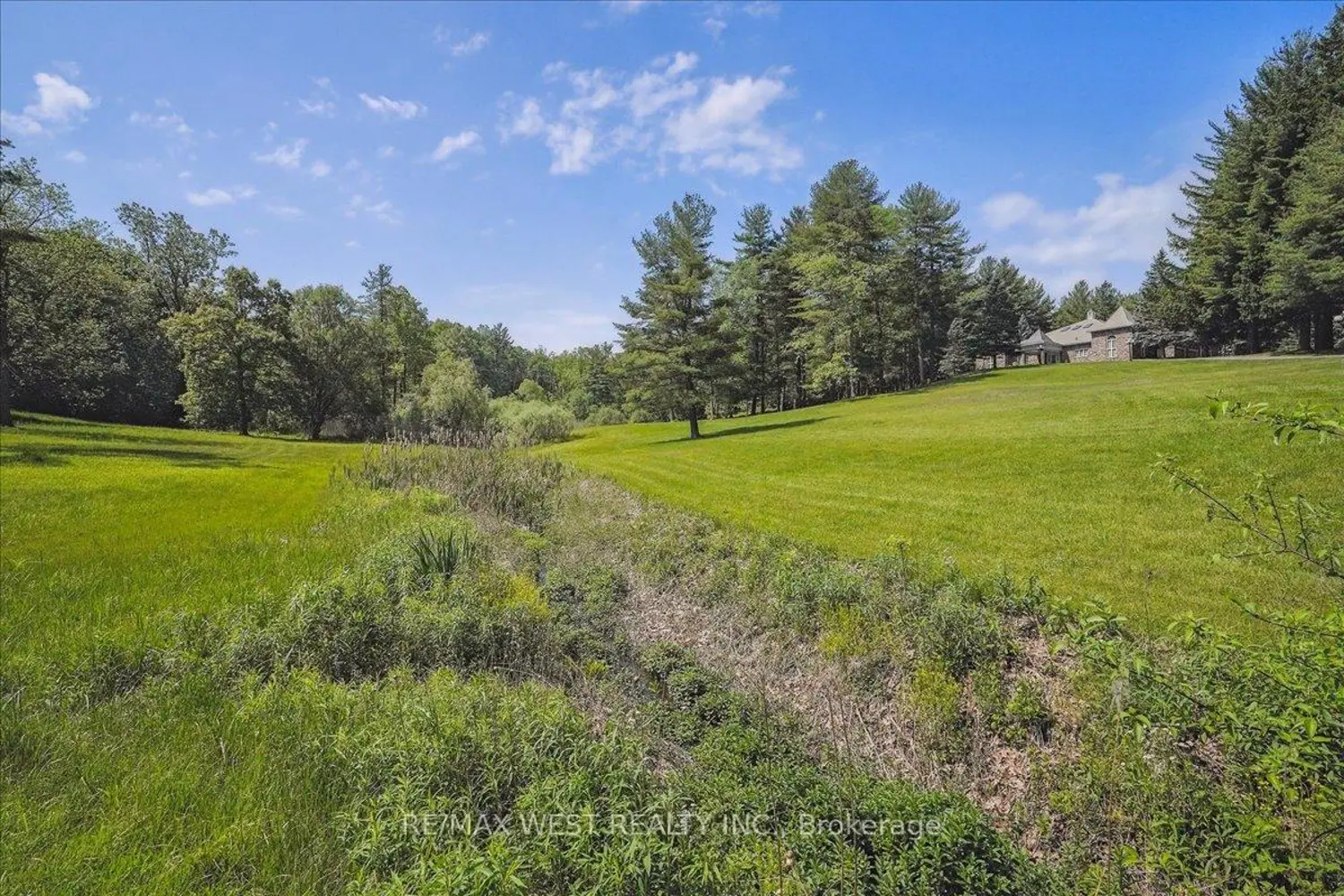 1630 Pelham Street photo 3