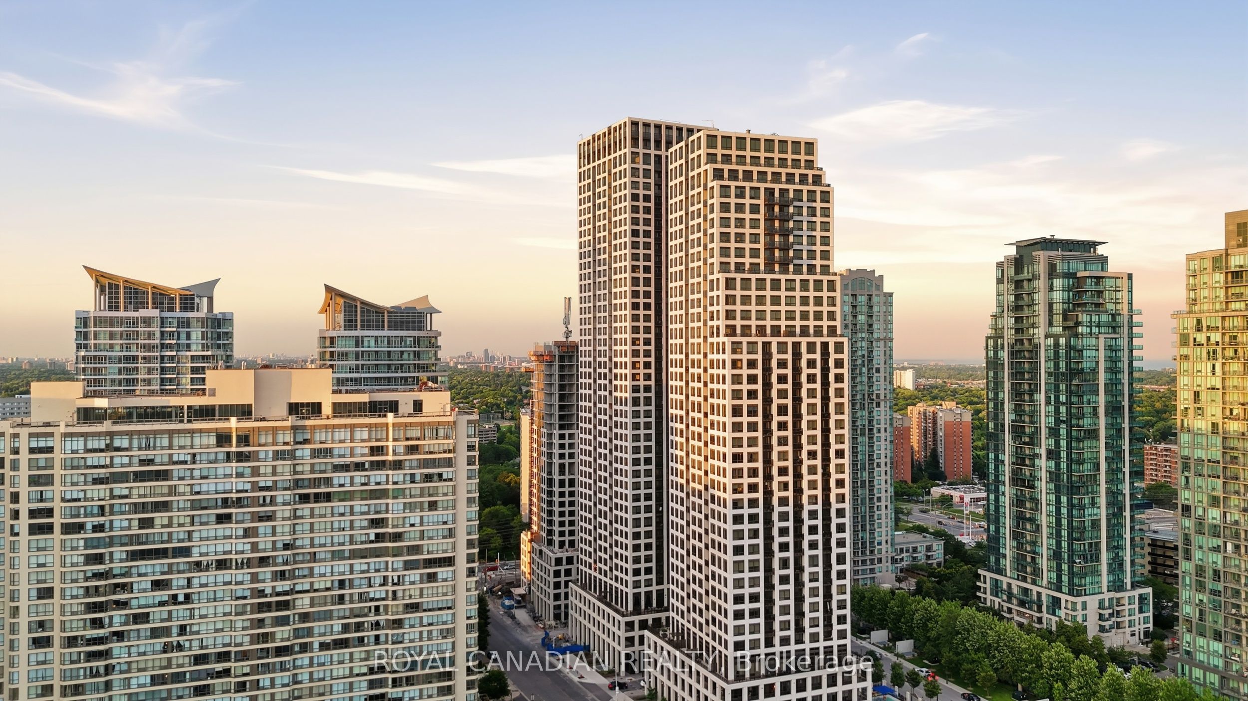 PH 02-30 Elm Drive W, Mississauga, ON, L5B 0N6
