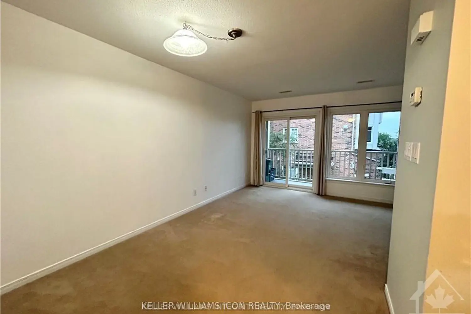 146 Urbancrest Private photo 4