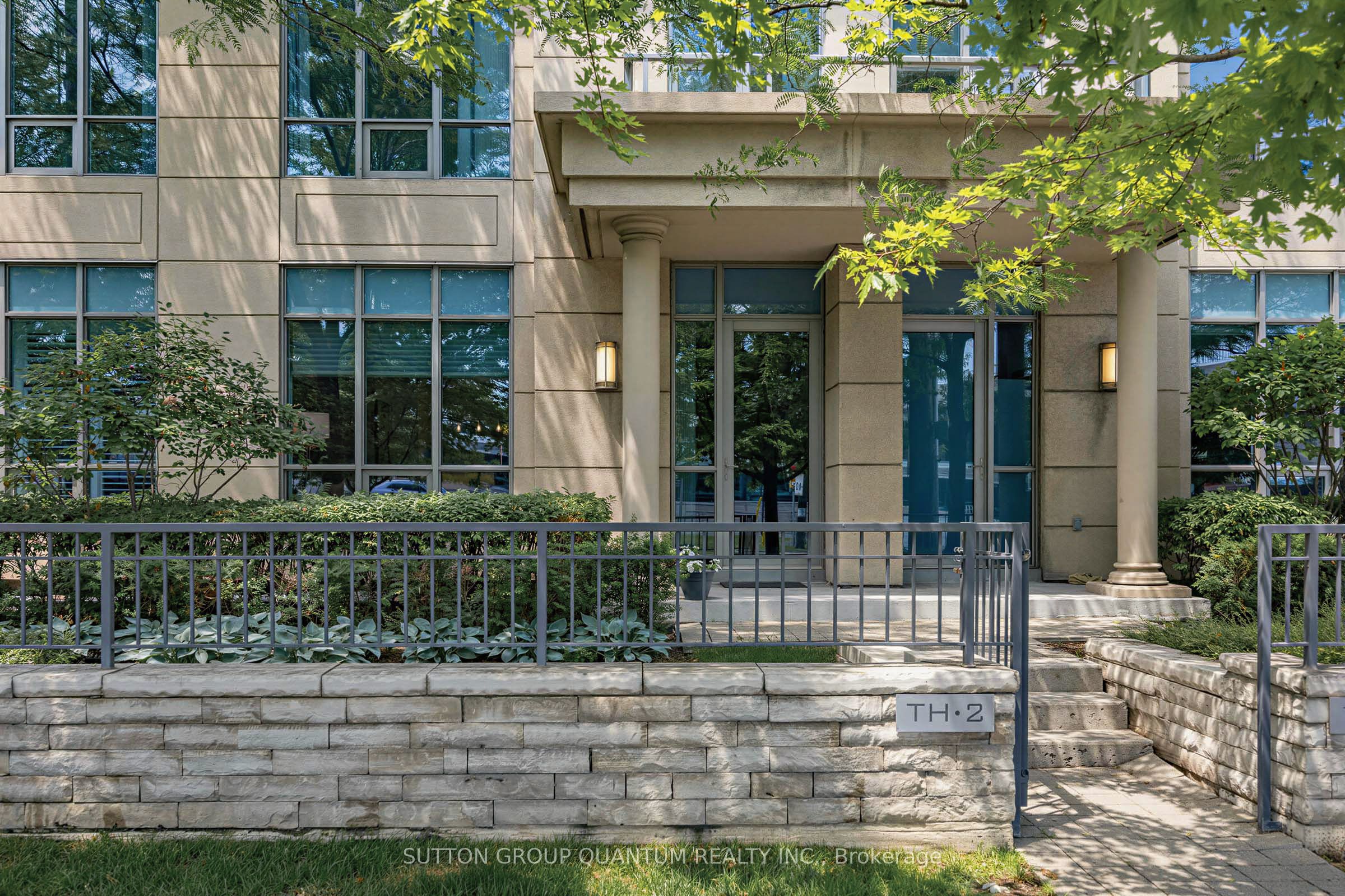 Th02-15 Viking Lane, Toronto, ON, M9B 0A4